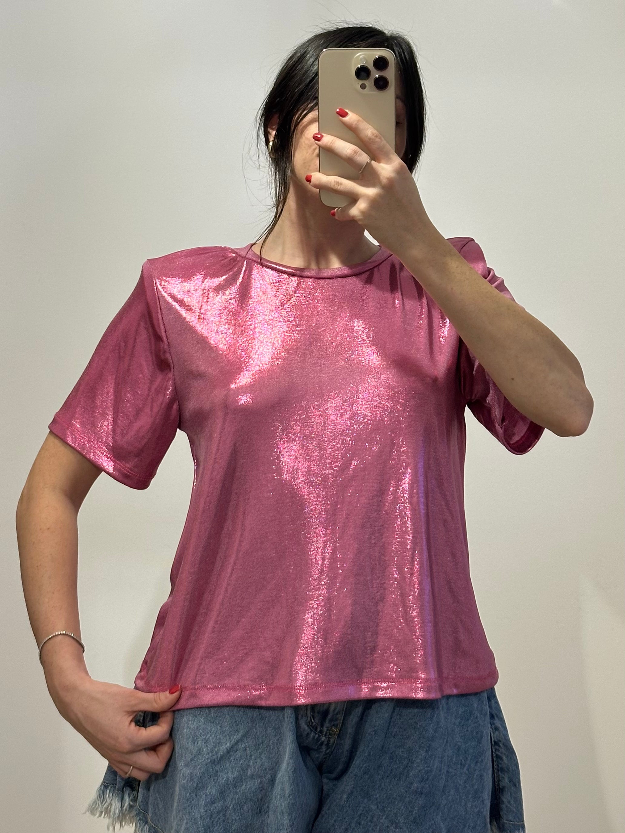 T-Shirt Metallizzata con Spalline – Effetto Glam FUCSIA