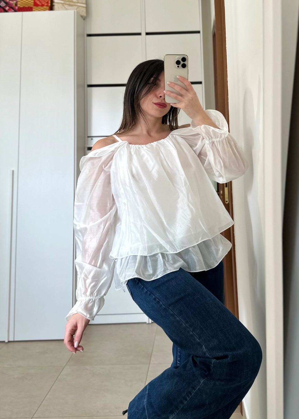 Blusa Off-Shoulder con Balze BIANCA
