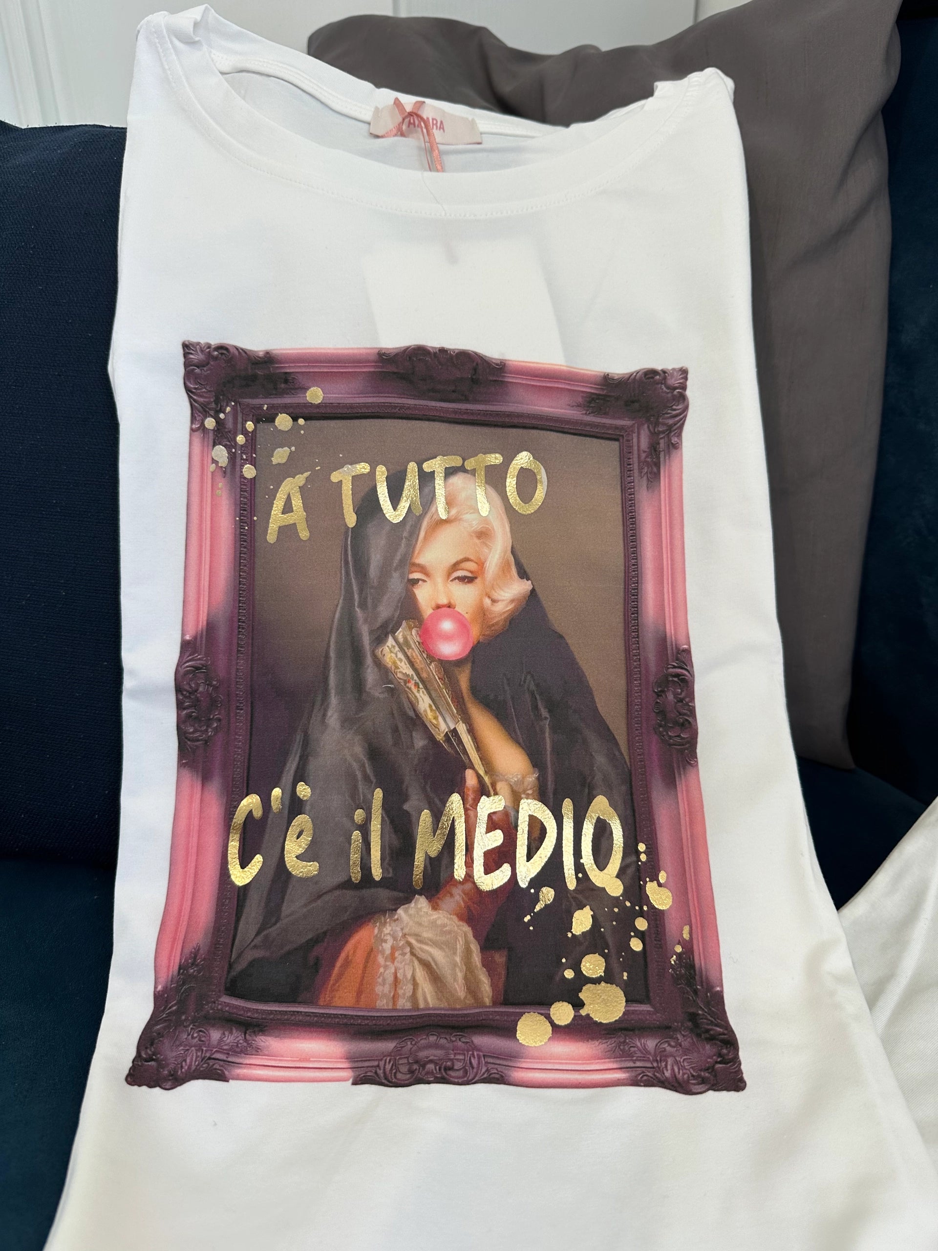 T-shirt "A tutto c'è il Medio"